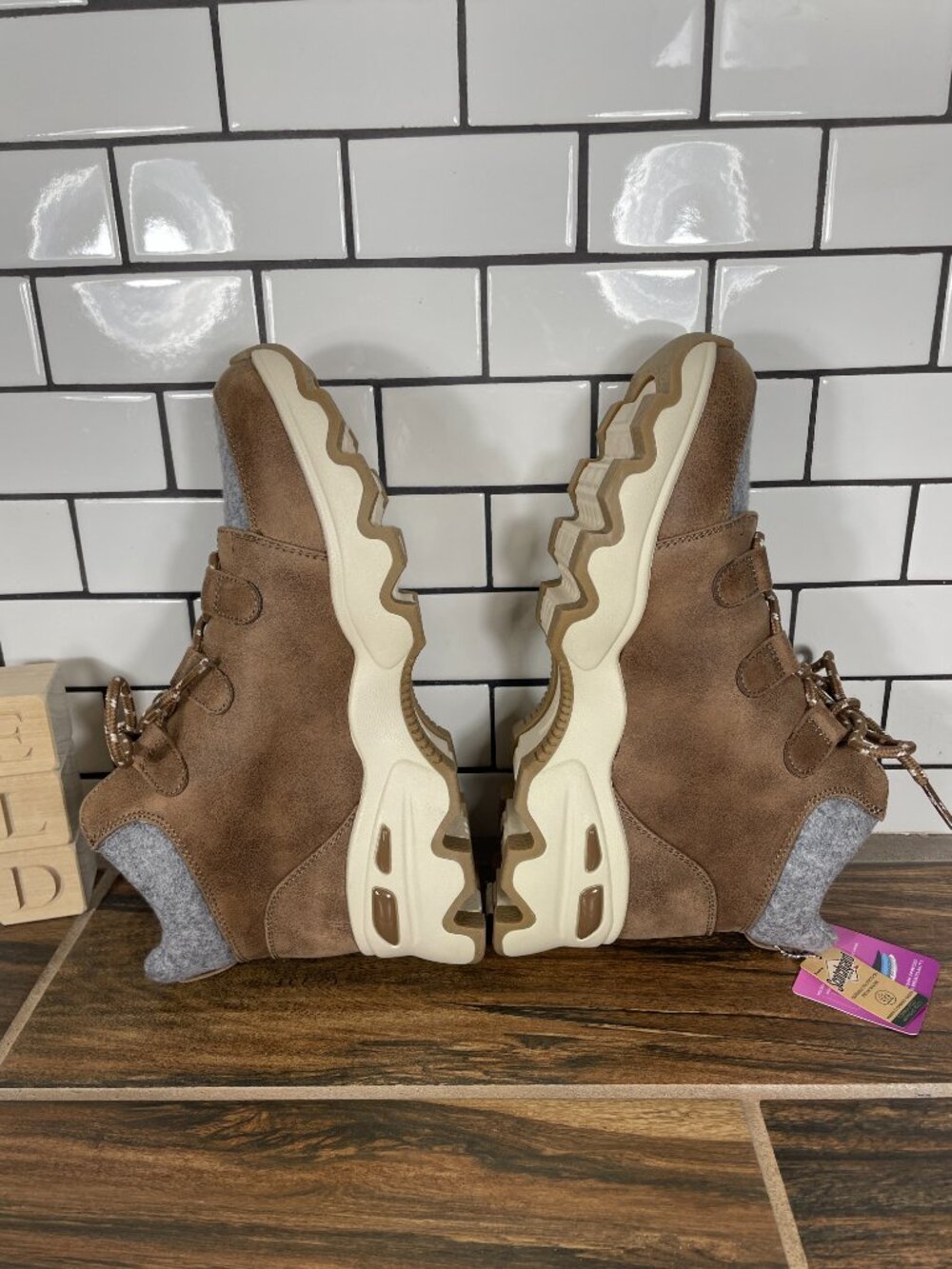 Skechers Big Lug Hiking Boot Shoes Womens Size 8 Chestnut Faux Fur Lined NEW - Picture 5 of 12